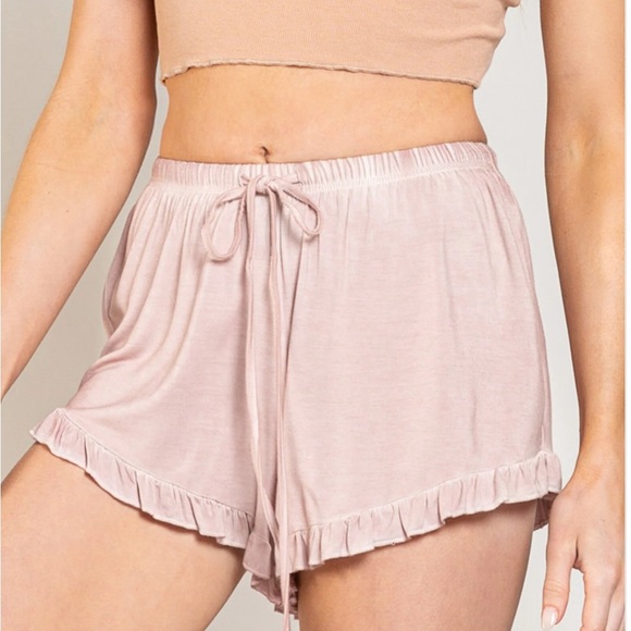 POL Light Weight Ruffle Trim Shorts In Light Baby Pink Size Large NWOT - Picture 1 of 11